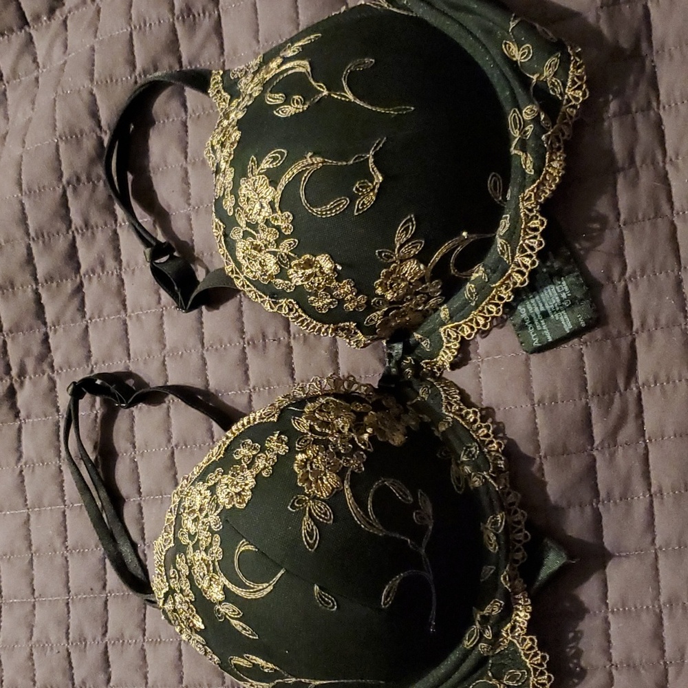 Black and gold embroidery push up bra size 38C